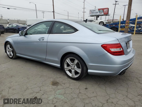 2013 Mercedes-Benz C 250 z VIN WDDGJ4HB8DG000369, wystawiony jako Copart lot #59053675 z przebiegiem 89 217 mil mil oraz Szkoda całkowita • Salvage title. Historia ofert i sprzedaży dostępna na DreamBid. Obrazek 2.