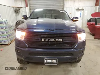 2019 Ram 1500 Big Horn z VIN 1C6SRFFT6KN622358, wystawiony jako Copart lot #47748595 z przebiegiem 84 975 mil mil oraz Szkoda całkowita • Salvage title. Historia ofert i sprzedaży dostępna na DreamBid. Obrazek 5.
