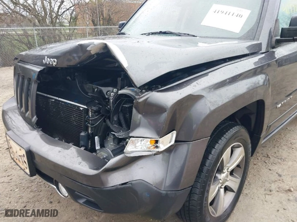 2017 Jeep Patriot High Altitude with VIN 1C4NJRFB1HD133273, listed as a IAAI auction lot 41941140 with 145,573 mi miles. Bid and sale history available at carsss.com. Image 18.