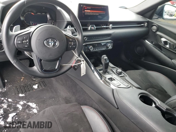 2022 Toyota Supra 3.0 z VIN WZ1DB0C02NW048046, wystawiony jako Copart lot #72887862 z przebiegiem 13 037 mil mil oraz . Historia ofert i sprzedaży dostępna na DreamBid. Obrazek 8.