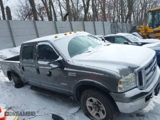 2005 Ford Super Duty F-250 XL with VIN 1FTSW21P05EA15266, listed as a IAAI auction lot 41625540 with 248,211 mi miles. Bid and sale history available at carsss.com. Image 13.