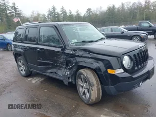 2017 Jeep Patriot High Altitude z VIN 1C4NJRFB9HD162469, wystawiony jako IAAI lot #42188220 z przebiegiem 29 056 mil mil oraz . Historia ofert i sprzedaży dostępna na DreamBid. Obrazek 6.