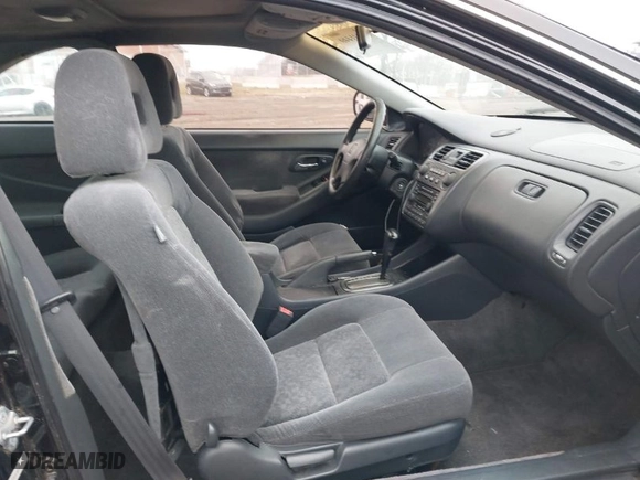 2001 Honda Accord Cpe EX with VIN 1HGCG32501A012049, listed as a IAAI auction lot 41541440 with 229,308 mi miles. Bid and sale history available at carsss.com. Image 5.