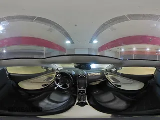 2023 McLaren GT z VIN SBM22GCAXPW002692, wystawiony jako Copart lot #41496504 z przebiegiem Nie podano mil oraz . Historia ofert i sprzedaży dostępna na DreamBid. Obrazek 13.