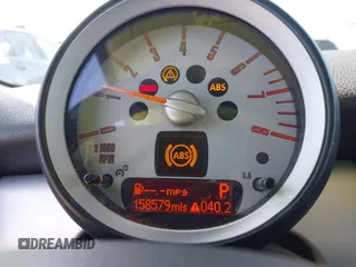2008 MINI Hardtop with VIN WMWMF33568TT67727, listed as a IAAI auction lot 41985166 with 158,579 mi miles and . Bid and sale history available at DreamBid. Image 15.