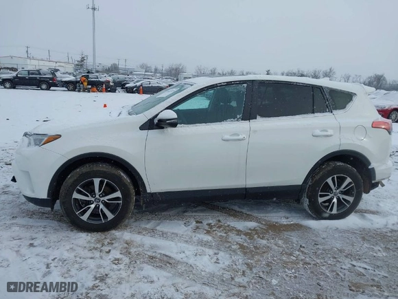 2018 Toyota RAV4 XLE with VIN 2T3RFREV1JW792915, listed as a IAAI auction lot 41607455 with 67,840 mi miles. Bid and sale history available at carsss.com. Image 15.
