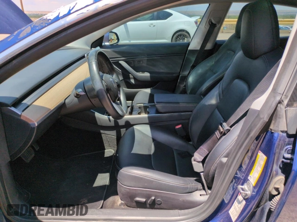 2018 Tesla Model 3 Long Range Battery z VIN 5YJ3E1EBXJF146469, wystawiony jako Copart lot #60101515 z przebiegiem 131 507 mil mil oraz Czysty tytuł • Clean title. Historia ofert i sprzedaży dostępna na DreamBid. Obrazek 7.