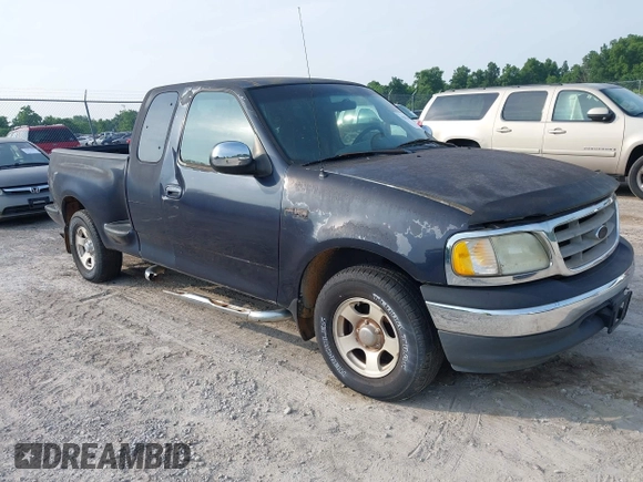 2000 Ford F-150 XL с VIN 2FTZX0722YCA70985, выставлен на аукционе IAAI как лот 42476412 с пробегом 171 033 миль миль и . История ставок и продаж доступна на DreamBid. Изображение 1.