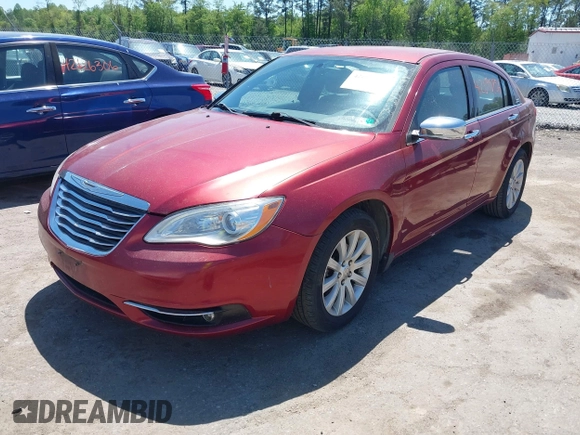 2013 Chrysler 200 Limited with VIN 1C3CCBCGXDN528375, listed as a IAAI auction lot 42095856 with 182,008 mi miles. Bid and sale history available at carsss.com. Image 2.