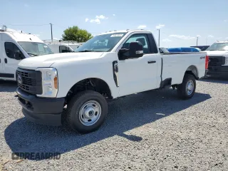 2024 Ford F-250 XL z VIN 1FTBF2BA3REC30222, wystawiony jako Copart lot #54823835 z przebiegiem Nie podano mil oraz Szkody całkowita. Historia ofert i sprzedaży dostępna na DreamBid. Obrazek 1.