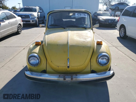 1979 Volkswagen Beetle with VIN 1582009602, listed as a Copart auction lot 42561745 with 25,764 mi miles and Salvage Title. Bid and sale history available at DreamBid. Image 5.