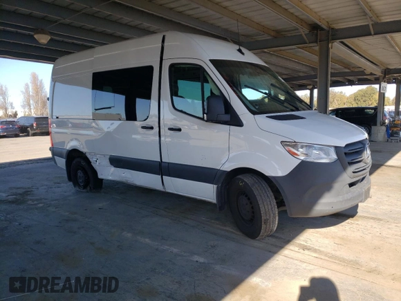 2021 Mercedes-Benz Sprinter Cargo with VIN W1W70BGY3MT072289, listed as a Copart auction lot 46983835 with 17,800 mi miles and Salvage Title. Bid and sale history available at carsss.com. Image 4.