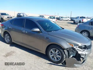 2016 Kia Optima LX z VIN 5XXGT4L34GG112294, wystawiony jako IAAI lot #42225224 z przebiegiem 133 457 mil mil oraz . Historia ofert i sprzedaży dostępna na DreamBid. Obrazek 1.