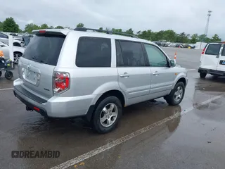 2008 Honda Pilot EX-L with VIN 5FNYF18508B020009, listed as a IAAI auction lot 42321395 with 149,173 mi miles and . Bid and sale history available at DreamBid. Image 4.