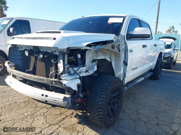 2019 Toyota Tundra 4WD SR5 with VIN 5TFDY5F11KX849569, listed as a IAAI auction lot 41754900 with 39,417 mi miles. Bid and sale history available at carsss.com. Image 18.