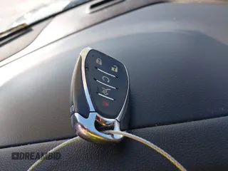 2020 Chevrolet Blazer RS z VIN 3GNKBKRS5LS654306, wystawiony jako IAAI lot #40781301 z przebiegiem 116 596 mil mil oraz . Historia ofert i sprzedaży dostępna na DreamBid. Obrazek 11.