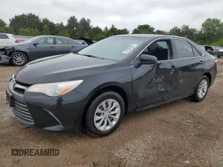 2017 Toyota Camry XLE z VIN 4T1BF1FK5HU780261, wystawiony jako Copart lot #57806555 z przebiegiem 216 536 mil mil oraz Szkoda całkowita • Salvage title. Historia ofert i sprzedaży dostępna na DreamBid. Obrazek 1.