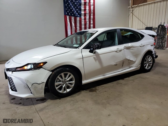 2025 Toyota Camry LE with VIN 4T1DAACK4SU126886, listed as a Copart auction lot 53800815 with 1,580 mi miles and Clean Title. Bid and sale history available at carsss.com. Image 1.