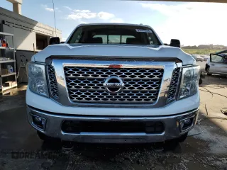 2017 Nissan Titan XD SV with VIN 1N6BA1F30HN509806, listed as a Copart auction lot 82528324 with 183,256 mi miles and Salvage Title. Bid and sale history available at carsss.com. Image 5.