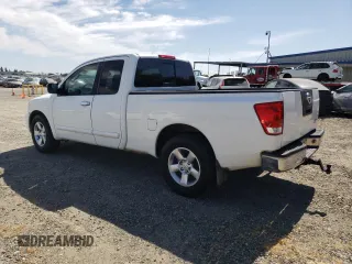 2004 Nissan Titan SE z VIN 1N6AA06A54N529628, wystawiony jako Copart lot #61020005 z przebiegiem 258 224 mil mil oraz Czysty tytuł • Clean title. Historia ofert i sprzedaży dostępna na DreamBid. Obrazek 2.