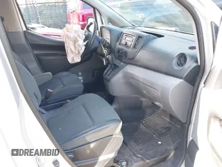 2016 Nissan NV200 S z VIN 3N6CM0KN3GK691809, wystawiony jako IAAI lot #41916059 z przebiegiem 39 559 mil mil oraz . Historia ofert i sprzedaży dostępna na DreamBid. Obrazek 5.