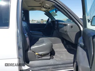 2004 Chevrolet Avalanche Z71 with VIN 3GNEK12TX4G302918, listed as a IAAI auction lot 42117074 with 166,066 mi miles. Bid and sale history available at carsss.com. Image 5.