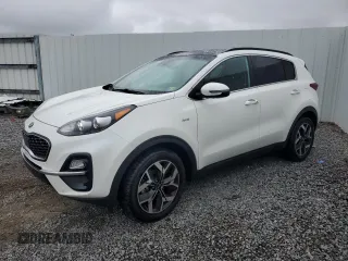 2020 Kia Sportage EX z VIN KNDPNCAC9L7783762, wystawiony jako Copart lot #52370305 z przebiegiem 121 501 mil mil oraz Czysty tytuł • Clean title. Historia ofert i sprzedaży dostępna na DreamBid. Obrazek 1.