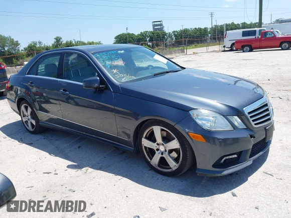 2011 Mercedes-Benz E-Class E 350 Luxury with VIN WDDHF8HB0BA295562, listed as a IAAI auction lot 42016866 with 336,768 mi miles. Bid and sale history available at carsss.com. Image 1.