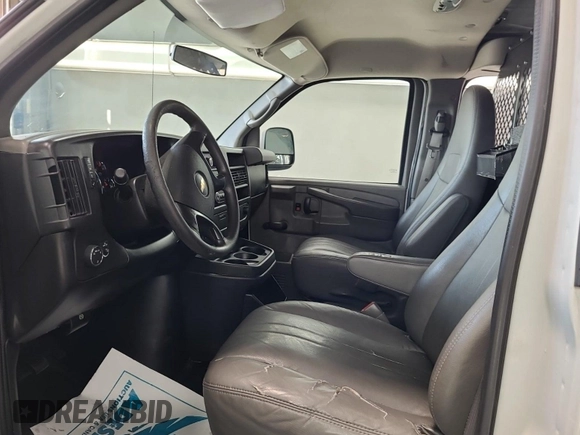 2012 Chevrolet Express Cargo z VIN 1GCSGAFX9C1137368, wystawiony jako IAAI lot #42619588 z przebiegiem 226 230 mil mil oraz . Historia ofert i sprzedaży dostępna na DreamBid. Obrazek 52.