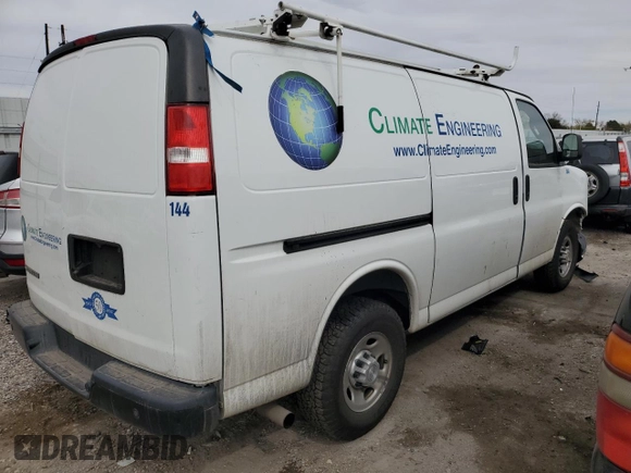 2019 Chevrolet Express Cargo with VIN 1GCWGAFP7K1185578, listed as a Copart auction lot 50901655 with 104,755 mi miles and Salvage title. Bid and sale history available at DreamBid. Image 3.