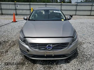 2015 Volvo S60 T5 Drive-E Premier z VIN YV140MFK2F1362846, wystawiony jako Copart lot #56112245 z przebiegiem 39 267 mil mil oraz Szkoda całkowita • Salvage title. Historia ofert i sprzedaży dostępna na DreamBid. Obrazek 5.