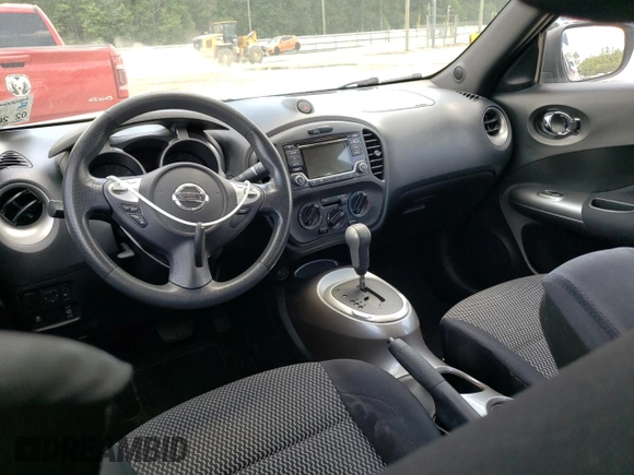 2015 Nissan Juke SL z VIN JN8AF5MV8FT561726, wystawiony jako Copart lot #58220545 z przebiegiem 106 706 mil mil oraz Szkody całkowita. Historia ofert i sprzedaży dostępna na DreamBid. Obrazek 8.