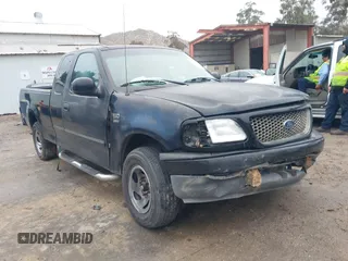 2001 Ford F-150 XL z VIN 1FTRX17L81NB78221, wystawiony jako IAAI lot #41571965 z przebiegiem 171 094 mil mil oraz . Historia ofert i sprzedaży dostępna na DreamBid. Obrazek 1.