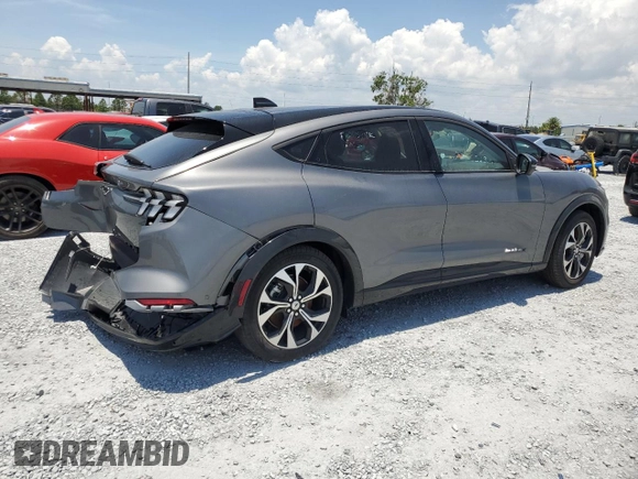 2023 Ford Mustang Mach-E Premium z VIN 3FMTK3SUXPMB08654, wystawiony jako Copart lot #57833495 z przebiegiem 2 822 mil mil oraz Szkoda całkowita • Salvage title. Historia ofert i sprzedaży dostępna na DreamBid. Obrazek 3.