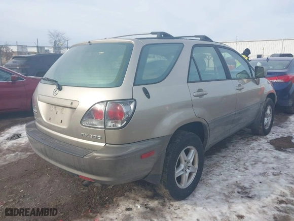 2001 Lexus RX 300 with VIN JTJHF10UX10186798, listed as a IAAI auction lot 41658998 with 177,746 mi miles. Bid and sale history available at carsss.com. Image 4.