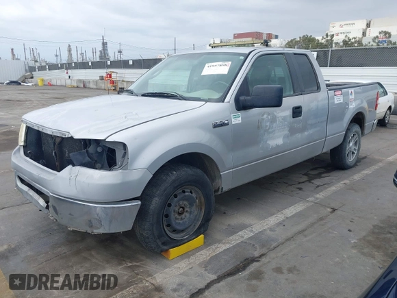 2008 Ford F-150 STX with VIN 1FTRX12W98FC22975, listed as a IAAI auction lot 41957898 with 256,482 mi miles and . Bid and sale history available at carsss.com. Image 2.