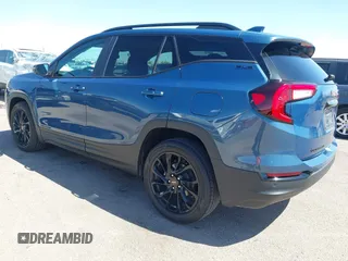 2024 GMC Terrain SLE z VIN 3GKALMEG5RL292662, wystawiony jako IAAI lot #42148356 z przebiegiem 12 939 mil mil oraz . Historia ofert i sprzedaży dostępna na DreamBid. Obrazek 3.