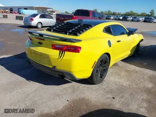2018 Chevrolet Camaro 1LT with VIN 1G1FB1RS8J0124087, listed as a IAAI auction lot 40828528 with 67,073 mi miles. Bid and sale history available at carsss.com. Image 4.