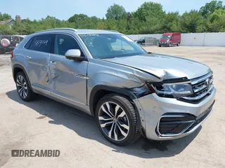 2021 Volkswagen Atlas SEL Premium R-Line with VIN 1V2FE2CA8MC235003, listed as a IAAI auction lot 42513449 with 44,466 mi miles and . Bid and sale history available at DreamBid. Image 6.