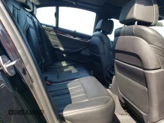 2019 BMW 5 Series M550i xDrive z VIN WBAJB9C56KB464277, wystawiony jako Copart lot #52348835 z przebiegiem 46 131 mil mil oraz Szkoda całkowita • Salvage title. Historia ofert i sprzedaży dostępna na DreamBid. Obrazek 10.