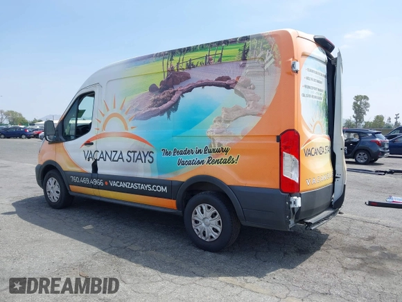 2020 Ford Transit z VIN 1FTYE1C89LKB18309, wystawiony jako IAAI lot #42086954 z przebiegiem 44 937 mil mil oraz . Historia ofert i sprzedaży dostępna na DreamBid. Obrazek 3.