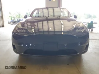2024 Tesla Model Y Long Range z VIN 7SAYGDEE2RA246928, wystawiony jako Copart lot #60996035 z przebiegiem 19 266 mil mil oraz Szkoda całkowita • Salvage title. Historia ofert i sprzedaży dostępna na DreamBid. Obrazek 5.