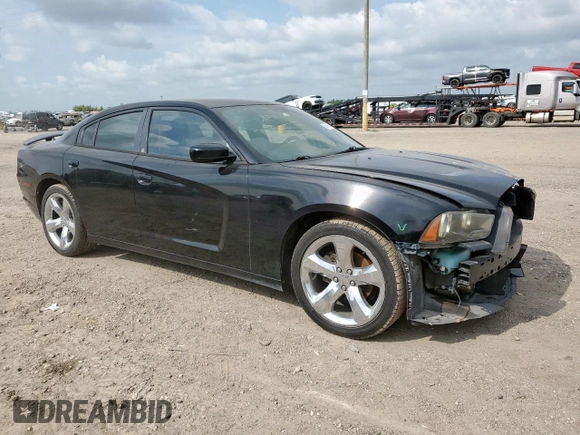 2014 Dodge Charger SXT z VIN 2C3CDXHGXEH295353, wystawiony jako Copart lot #58781935 z przebiegiem 181 199 mil mil oraz Szkoda całkowita • Salvage title. Historia ofert i sprzedaży dostępna na DreamBid. Obrazek 4.