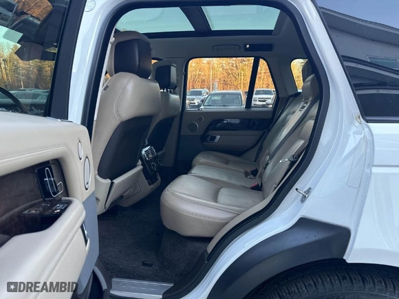 2018 Land Rover Range Rover HSE with VIN SALGS2RK1JA381161, listed as a IAAI auction lot 40859075 with NaN miles. Bid and sale history available at carsss.com. Image 8.