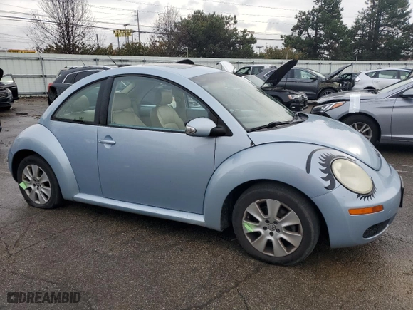 2010 Volkswagen New Beetle Coupe with VIN 3VWRG3AG9AM018010, listed as a Copart auction lot 85186234 with 146,824 mi miles and Salvage Title. Bid and sale history available at carsss.com. Image 4.