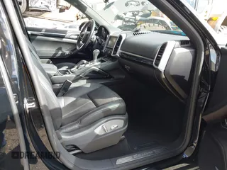 2016 Porsche Cayenne z VIN WP1AA2A21GKA13124, wystawiony jako IAAI lot #41698986 z przebiegiem 73 984 mil mil oraz . Historia ofert i sprzedaży dostępna na DreamBid. Obrazek 5.