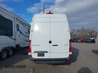 2019 Mercedes-Benz Sprinter Cargo z VIN WD4PF1CD5KT014453, wystawiony jako IAAI lot #41100495 z przebiegiem 195 185 mil mil oraz . Historia ofert i sprzedaży dostępna na DreamBid. Obrazek 16.