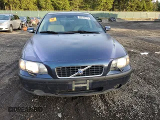 2004 Volvo S60 with VIN YV1RS61T942376164, listed as a Copart auction lot 88518215 with 132,930 mi miles and Salvage Title. Bid and sale history available at carsss.com. Image 5.