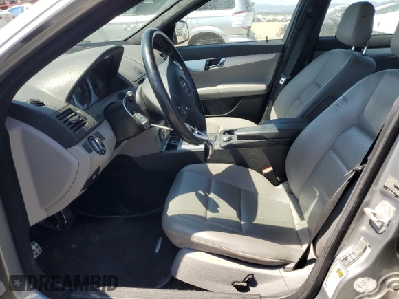 2008 Mercedes-Benz C 300 Sport z VIN WDDGF54X48F067023, wystawiony jako Copart lot #58864455 z przebiegiem 196 263 mil mil oraz Szkoda całkowita • Salvage title. Historia ofert i sprzedaży dostępna na DreamBid. Obrazek 7.