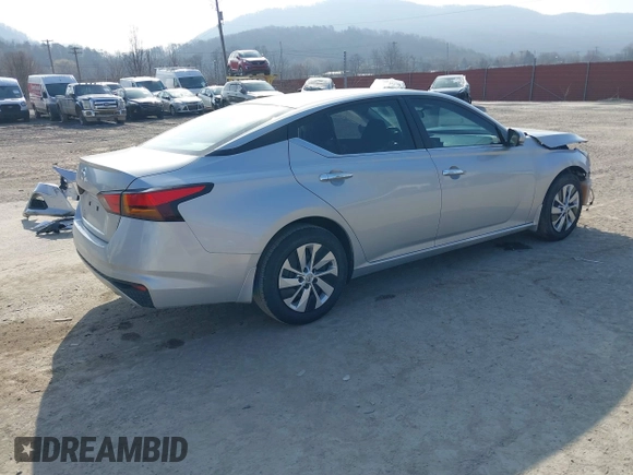 2022 Nissan Altima 2.5 S with VIN 1N4BL4BV2NN413294, listed as a IAAI auction lot 41786026 with 32,366 mi miles. Bid and sale history available at carsss.com. Image 4.